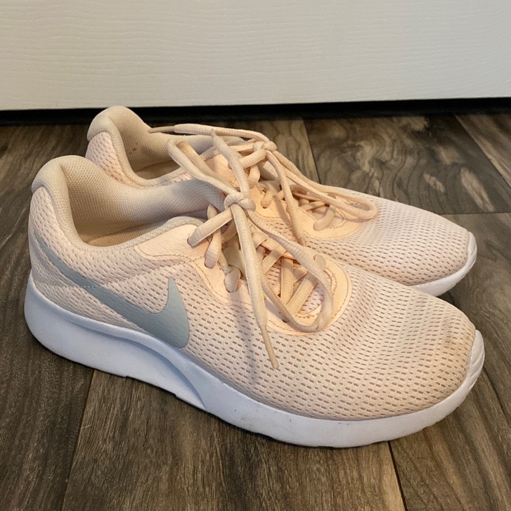 Nike Women’s size 8 sneakers